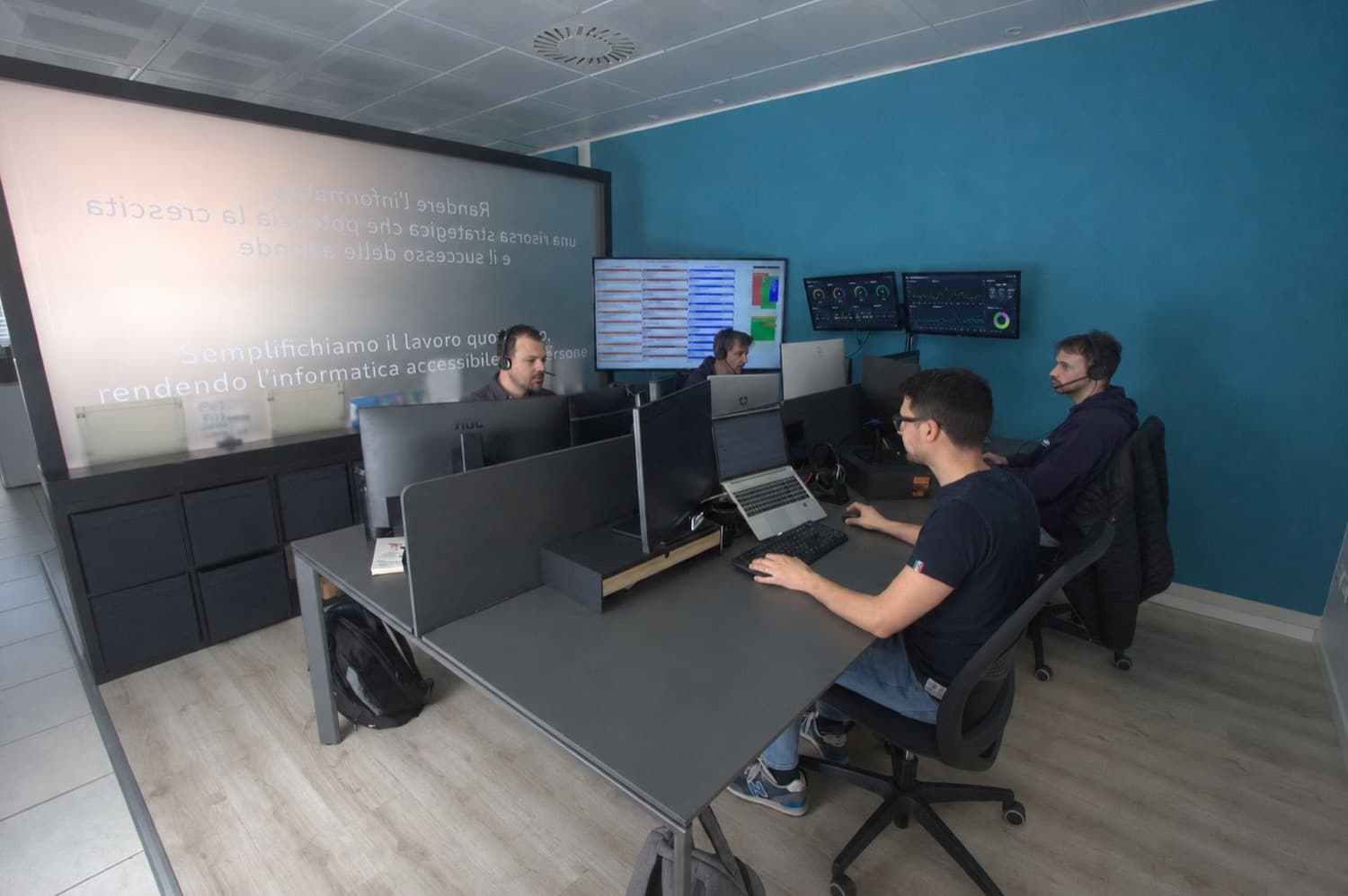 Il reparto NOC di IT Solver ad Affi